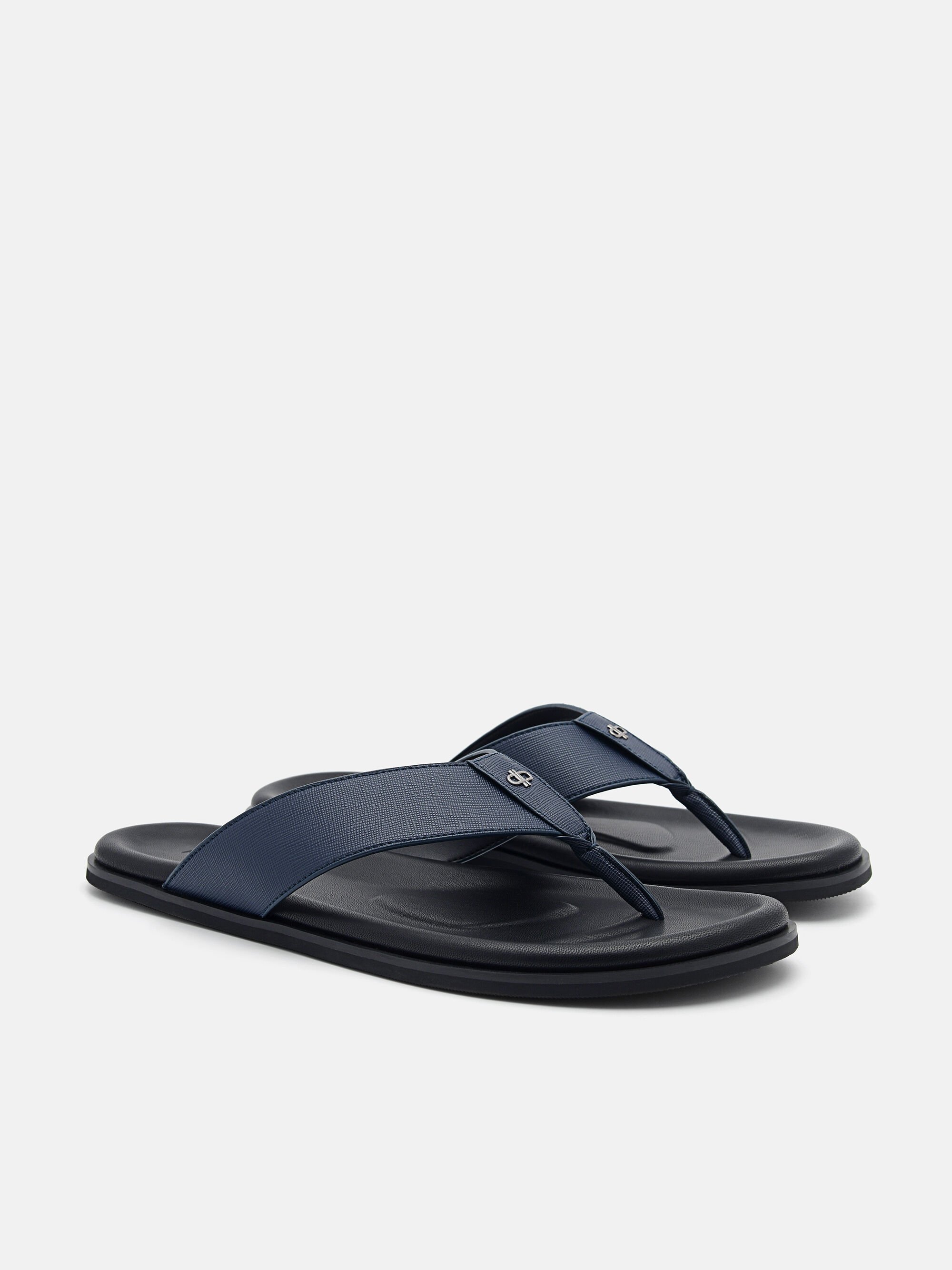 Buy Men Black Solid Sandals Online - 586897 | Louis Philippe