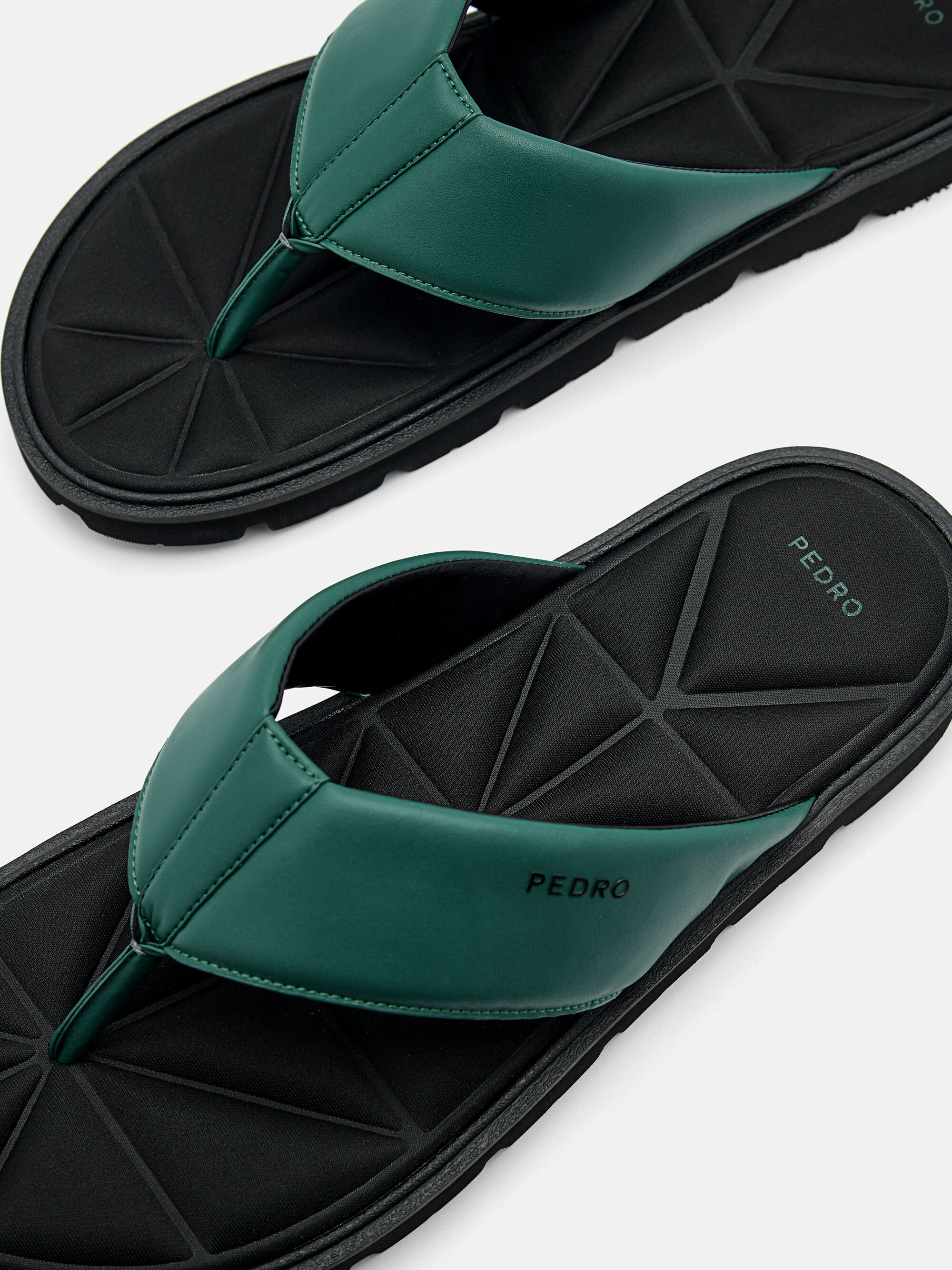 Thong Sandals in Pixel, Dark Green