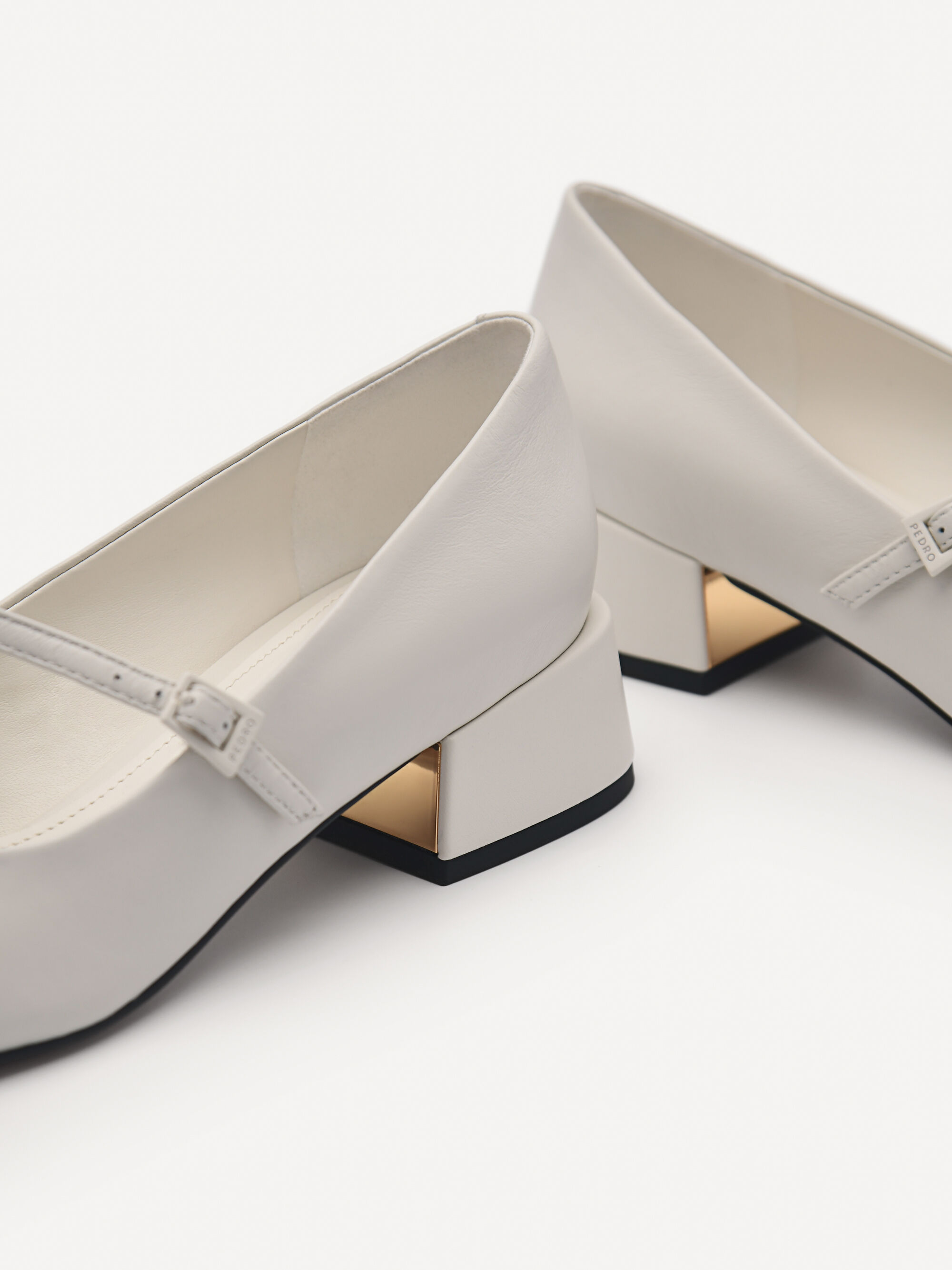 Mary jane sale pumps white