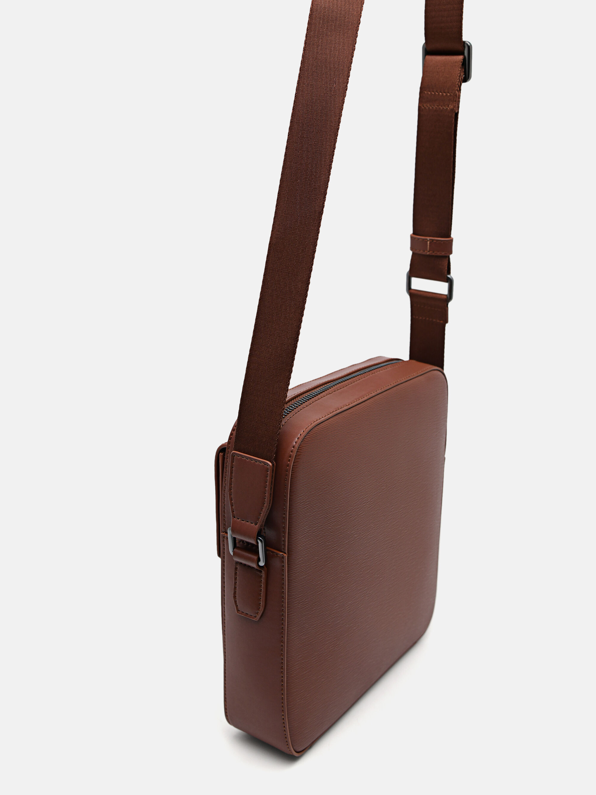 Henry Leather Sling Bag, Cognac