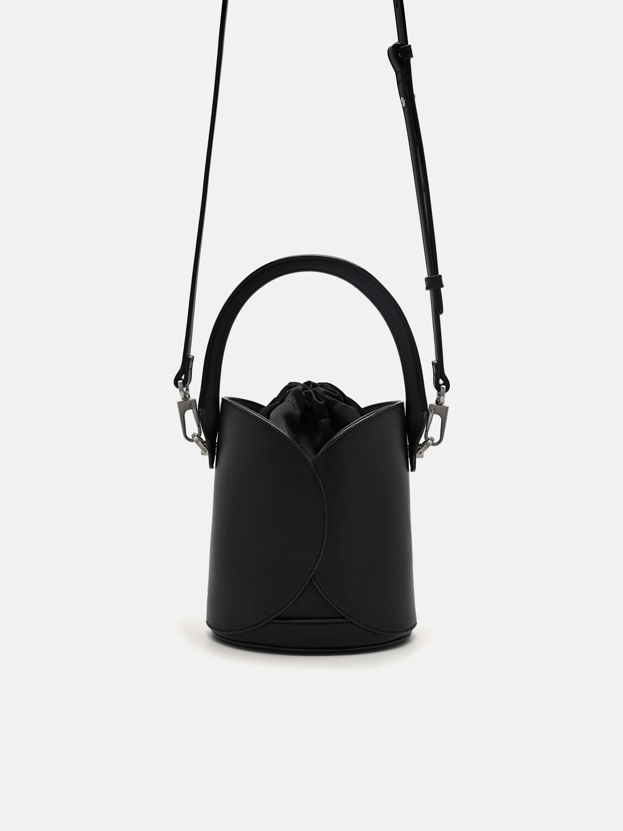Vibe Bucket Bag, Black