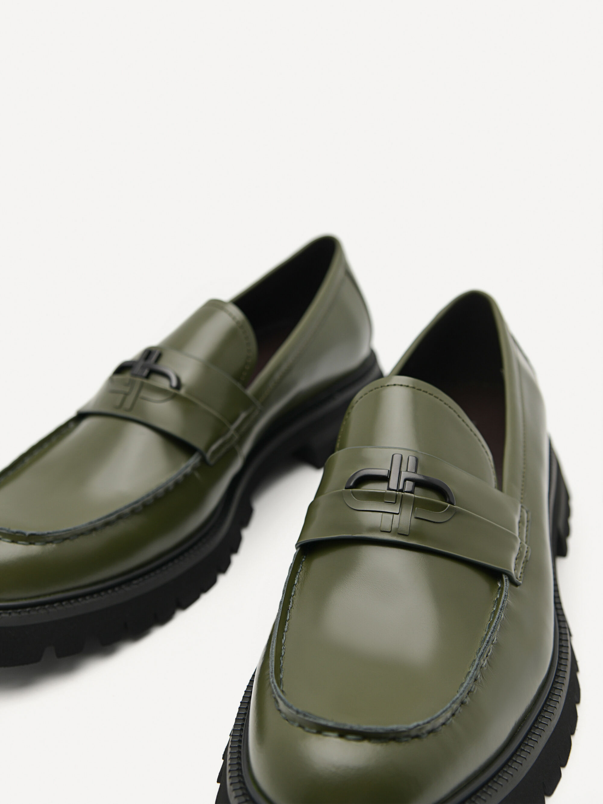 Giày lười mũi tròn Icon Leather Loafers, Xanh Quân Đội, hi-res