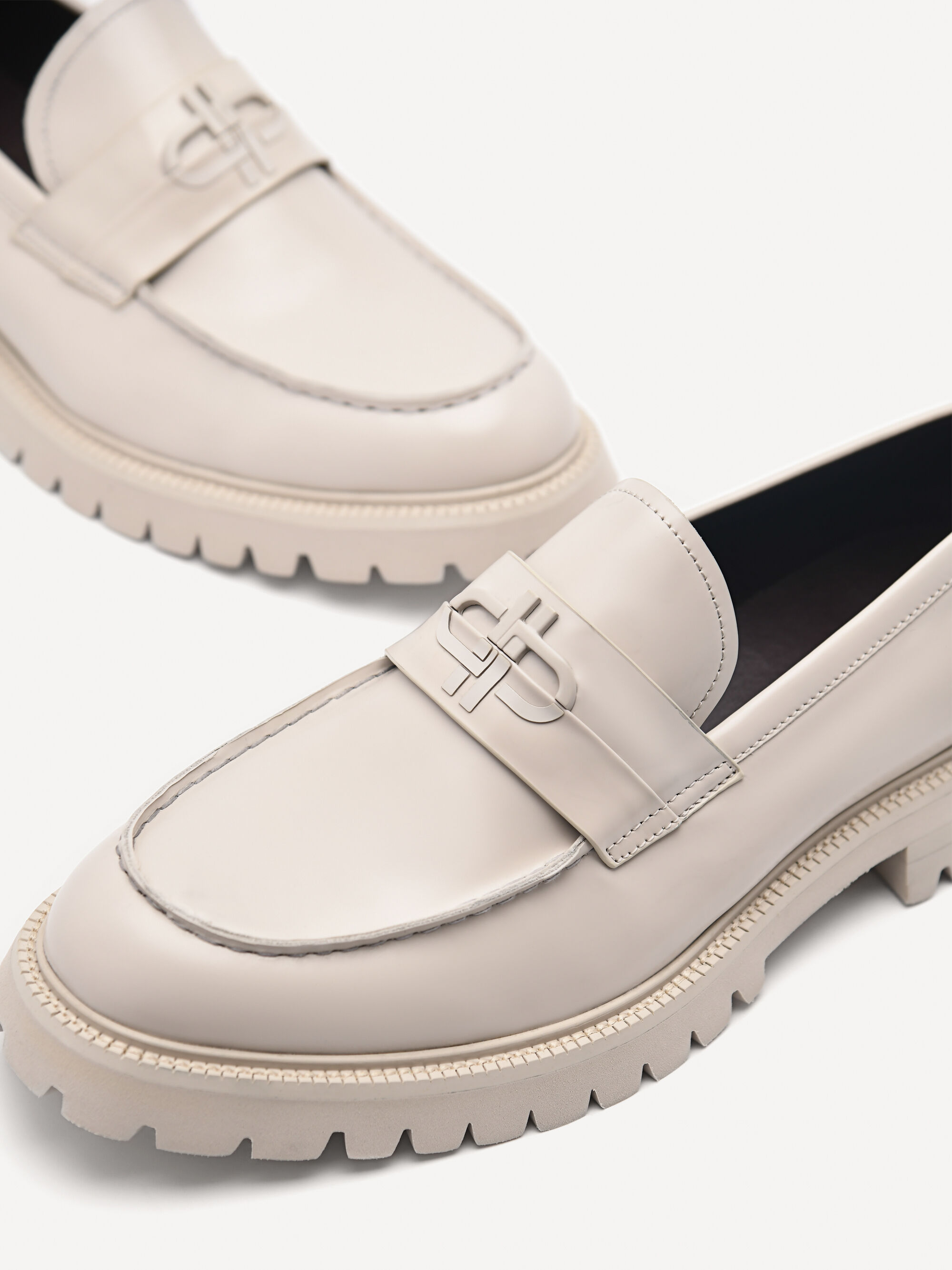 Giày lười mũi tròn Icon Leather Loafers, Nâu Xám, hi-res